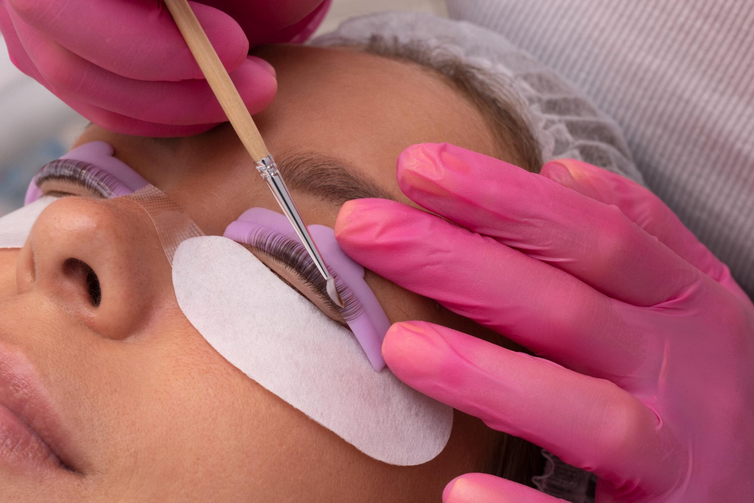 Lash Extensions vs. Lash Tinting: Which Is Right for You in Pittsburgh?