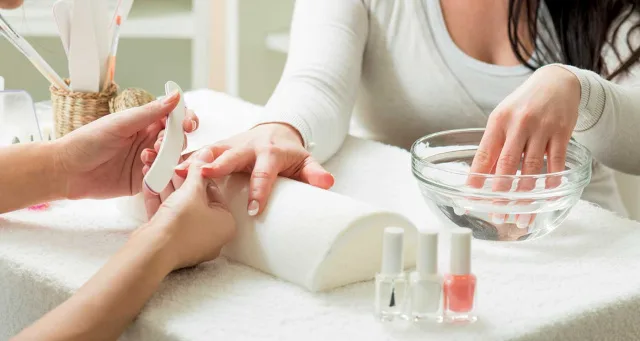 Xpress Classic Manicure